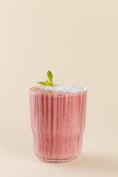 Milkshake strawberry lemongrass