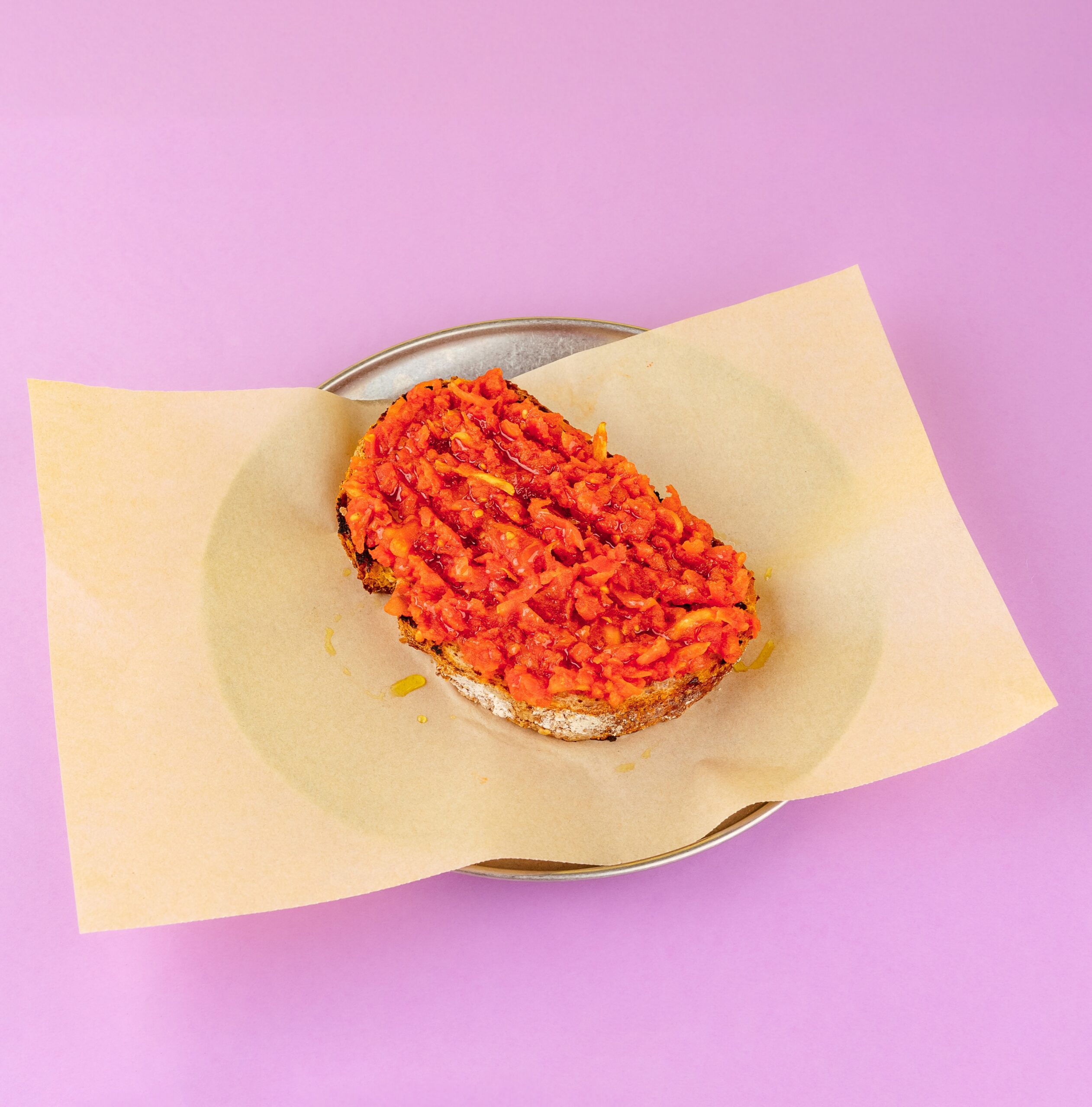 TOAST WITH TOMATO