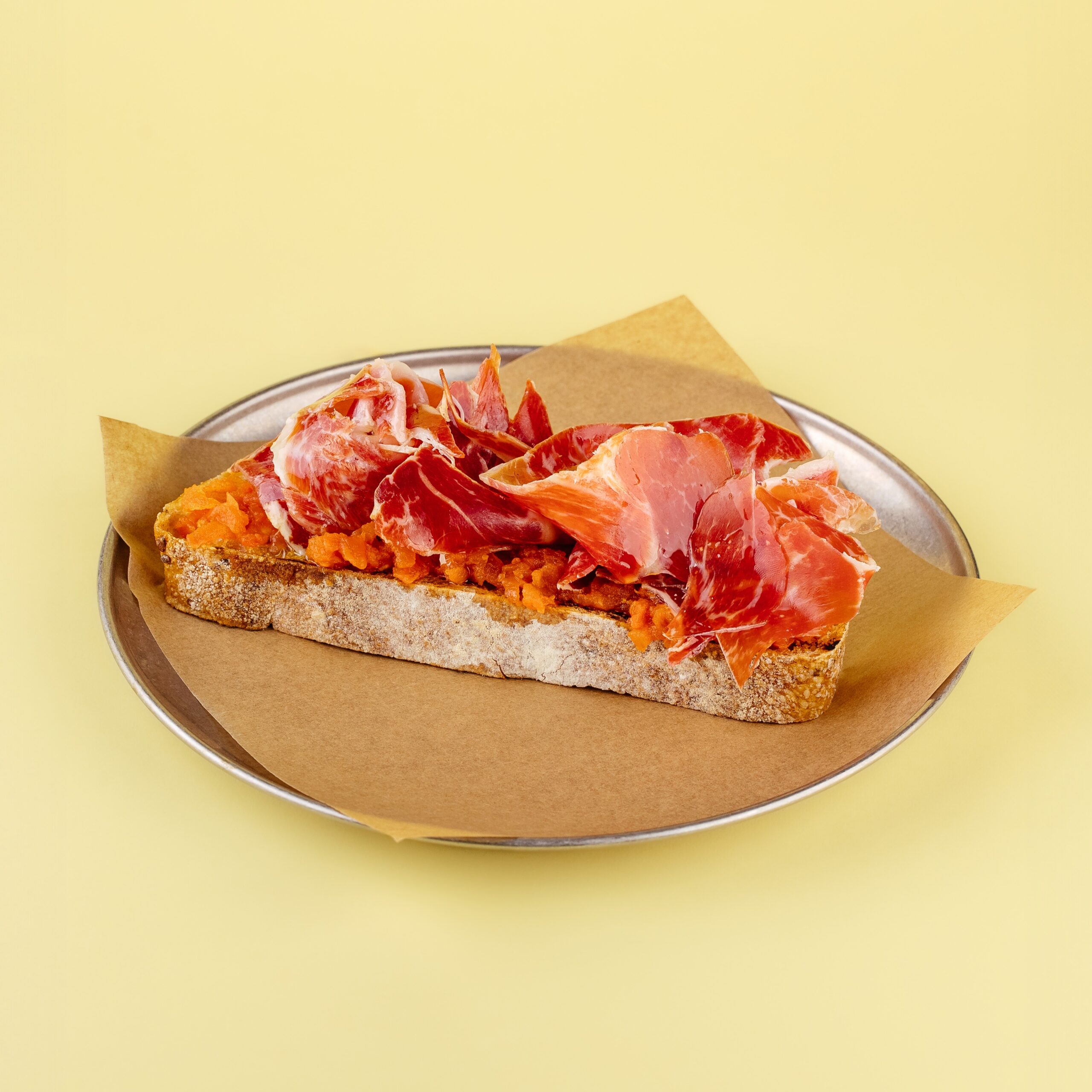 TOAST WITH IBERIAN HAM AND TOMATO