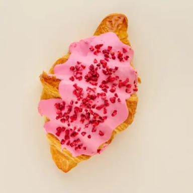 CROISSANT WITH RASPBERRY CREAM
