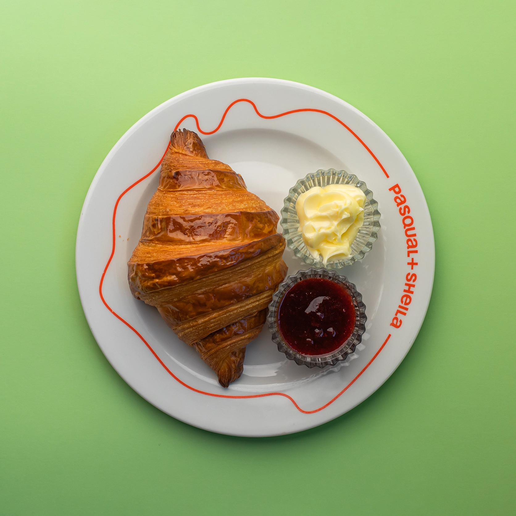 CROISSANT CLÁSICO 
+  Mermelada Casera 
+  Mantequillla Montada